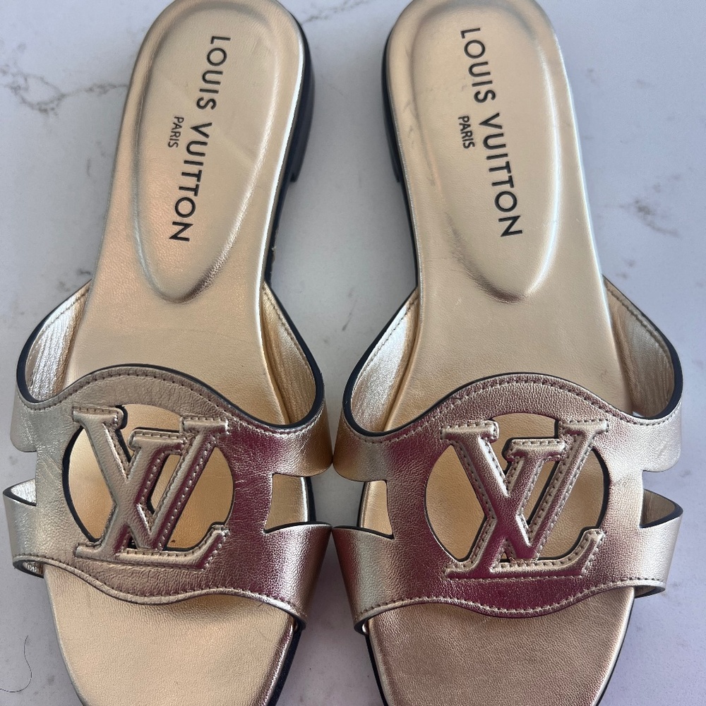Louis Vuitton Isola Flat Authentication Verified